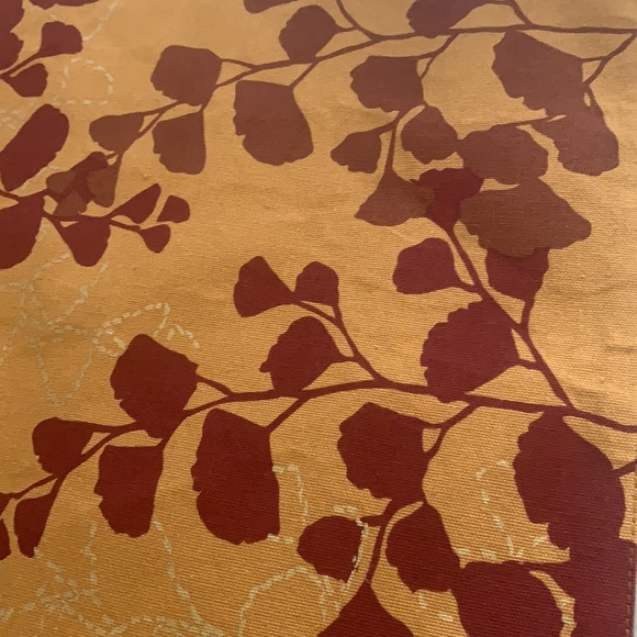 NEW Simply Envogue 4 Square Placemats Floral - Picture 4 of 4